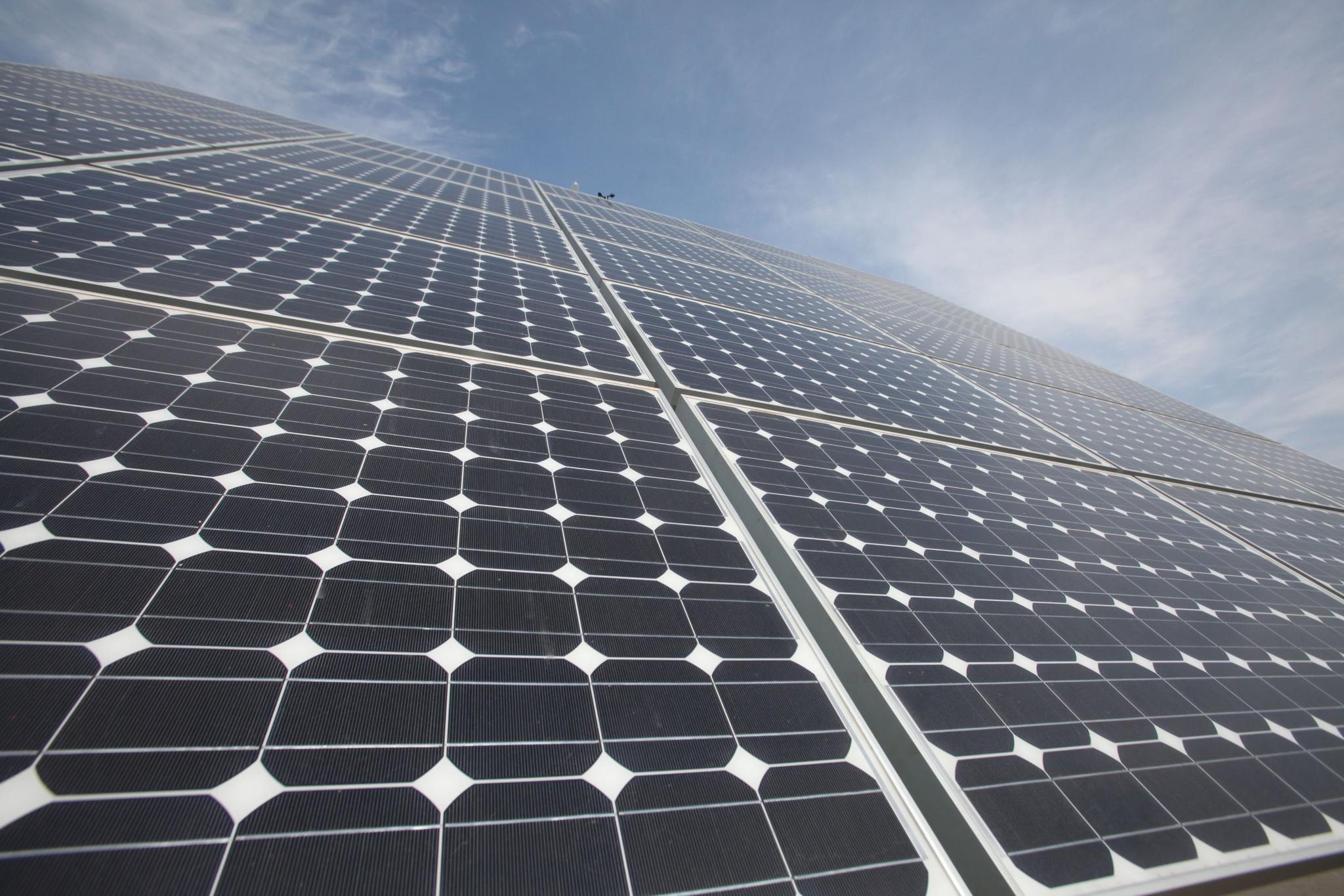 光伏新政為行業降溫 新增裝機或減半，光伏股集體下挫